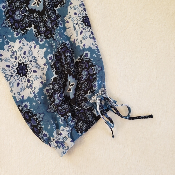 Like new Loft patterned polyester blouse - Picture 5 of 6